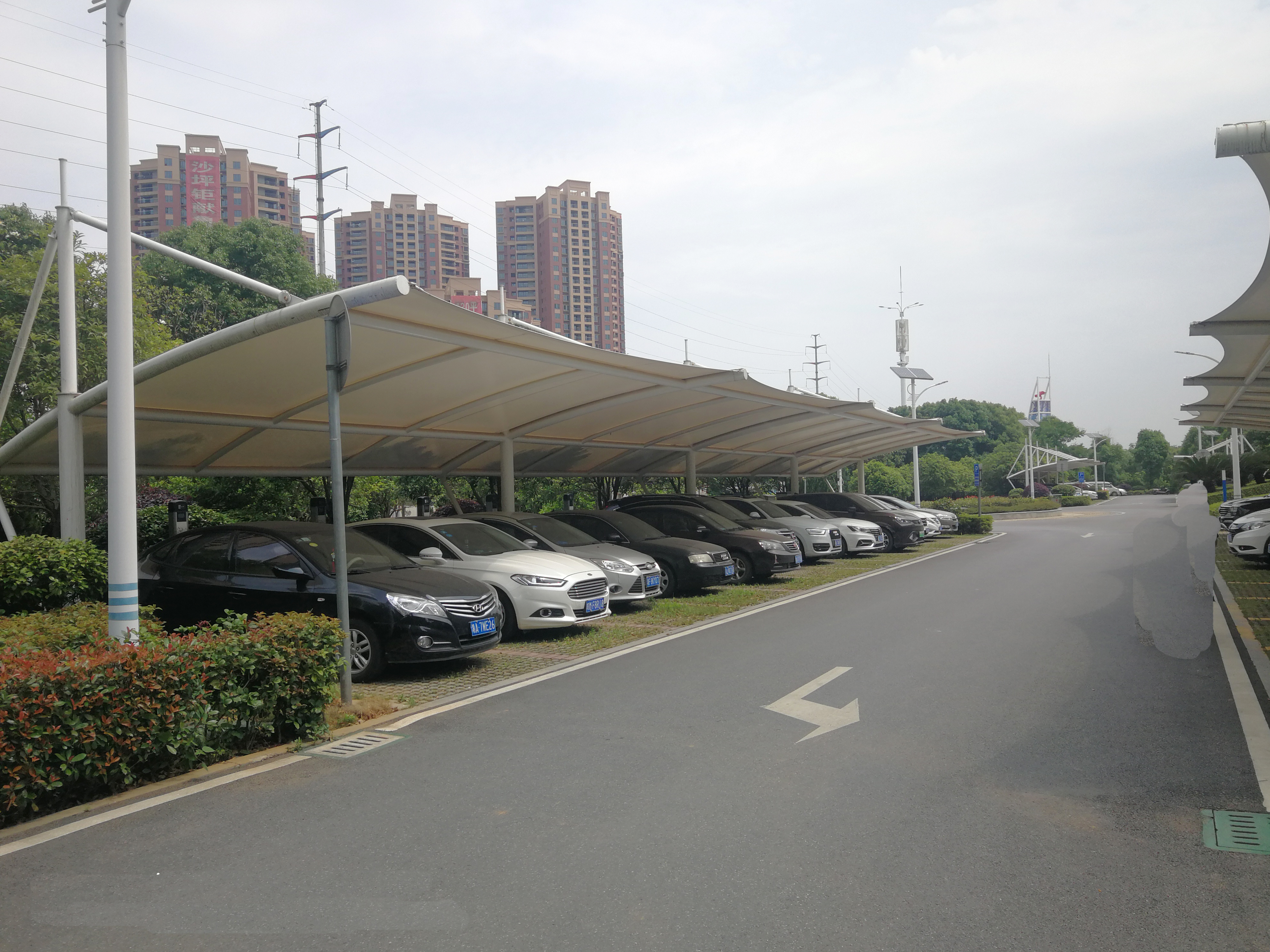望城經開區(qū)膜結構停車棚